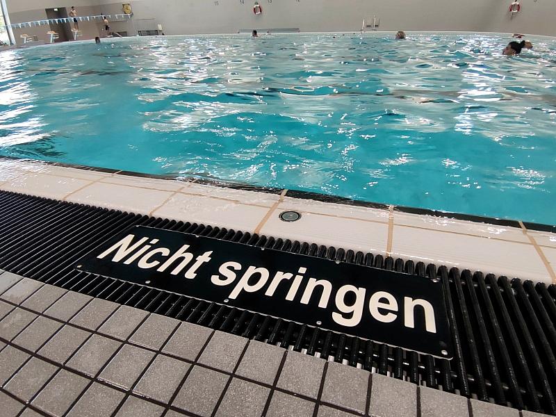 Bundestag wirbt bei Ländern für Schwimmkurspflicht ab sechs Jahren Bundestag wirbt bei Ländern für Schwimmkurspflicht ab sechs Jahren