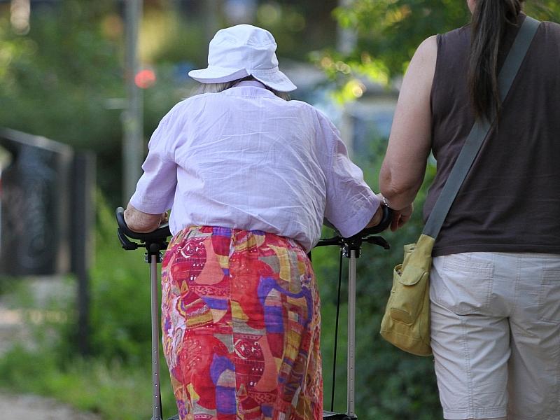 Niedrigster Pflege-Eigenanteil fast so hoch wie Durchschnittsrente Niedrigster Pflege-Eigenanteil fast so hoch wie Durchschnittsrente