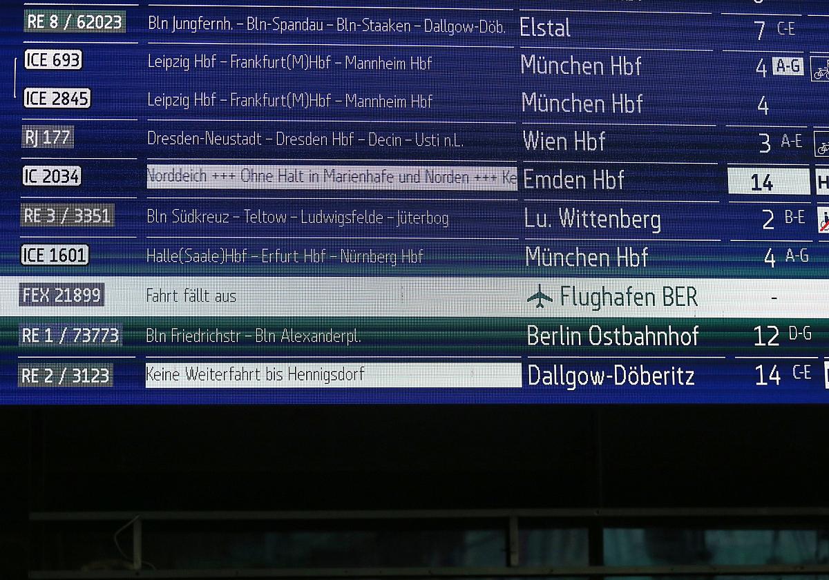 Anzeigetafel bei der Deutschen Bahn (Archiv)