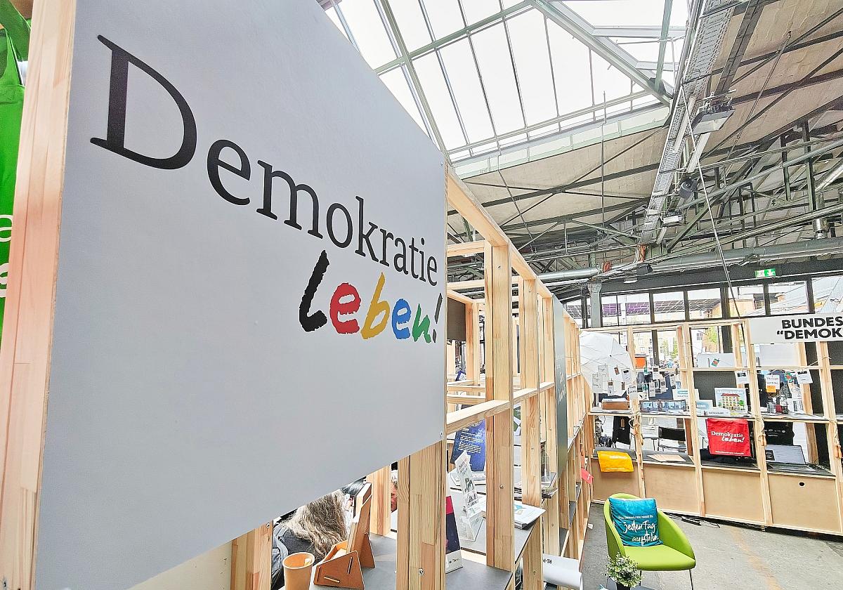 Messestand von Demokratie leben (Archiv)