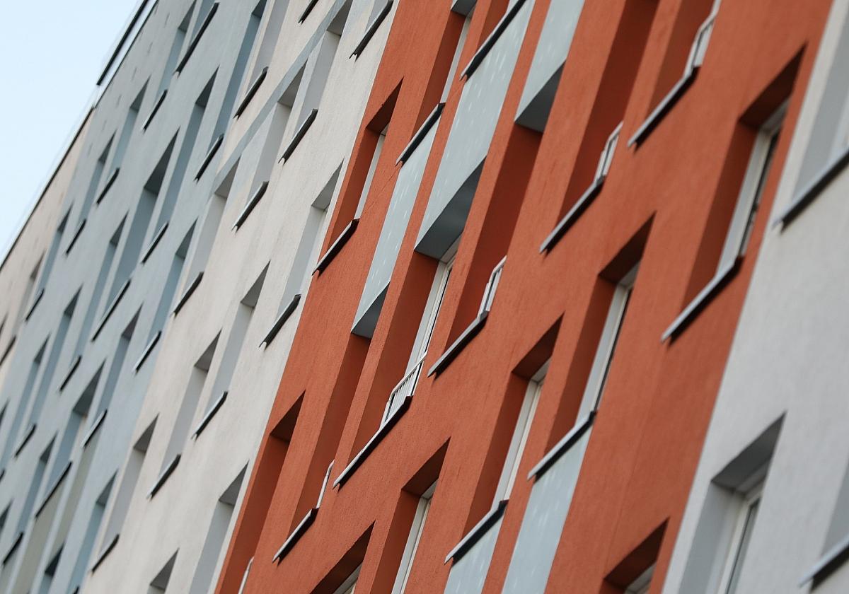 Wohnungen in einem Plattenbau (Archiv)